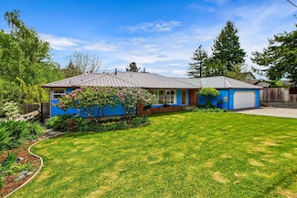 1854 Golf Course Rd, Bayside, CA 95524