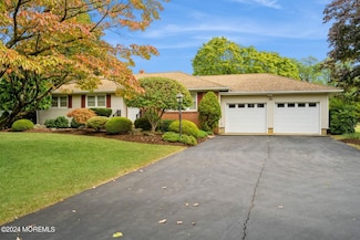 88 Duchess Ct, Freehold, NJ 07728