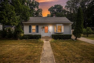 747 E Prospect St, Marshall, MI 49068