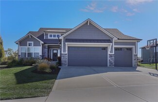 911 Rannoch Ln, Raymore, MO 64083