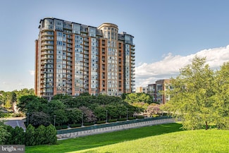 8220 Crestwood Heights Dr Unit 316, McLean, VA 22102