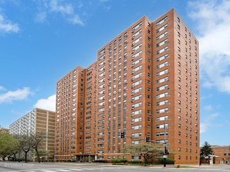 2909 N Sheridan Rd Unit 1606, Chicago, IL 60657