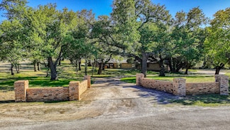 1211 Newport Rd, Weatherford, TX 76086