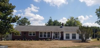 520 Front St, Elmer, NJ 08318