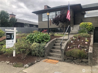 2221 Trenton Ave, Bremerton, WA 98310