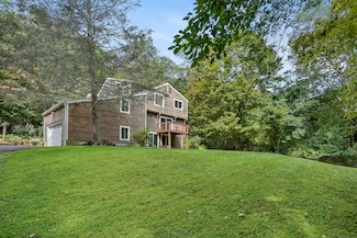 15 Bartram Dr, Redding, CT 06896