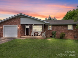 158 Fisher Rd, Brevard, NC 28712