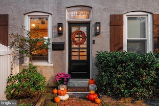 211 Lofty St, Philadelphia, PA 19128