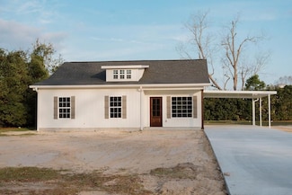 42 Walton Way, Hazlehurst, GA 31539