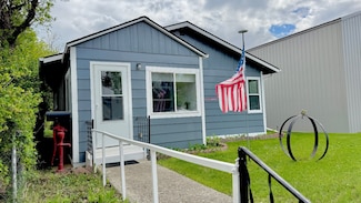 53 Hamilton St, Scranton, ND 58653