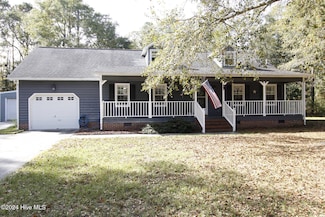 1140 Lakeview Ave, Richlands, NC 28574