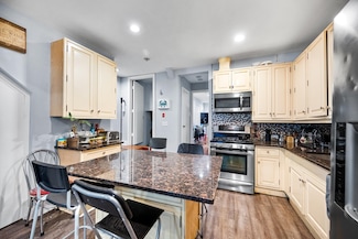 1431 51st St, North Bergen, NJ 07047