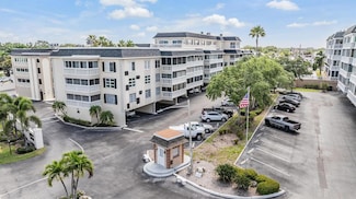 147 Bluff View Dr Unit 105, Belleair Bluffs, FL 33770