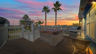 4017 Las Palmas St, Galveston, TX 77554