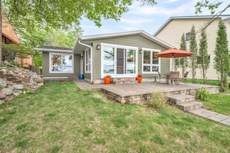 5203 Lake Shore Dr, Okoboji, IA 51355