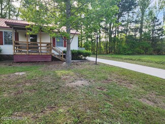 1604 Farmgate Rd, Kinston, NC 28504