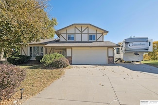 2611 N 131st Cir, Omaha, NE 68164