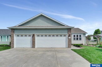 1708 NW Flader Ct, Lincoln, NE 68528