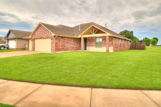 4720 River Mesa Dr, Yukon, OK 73099