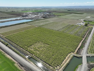 381 Lateral C Rd, Wapato, WA 98951