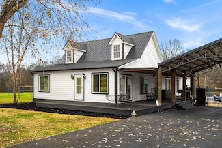 6117 Henry Gower Rd, Pleasant View, TN 37146