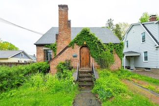 67 Davis Ave, Poughkeepsie, NY 12603