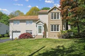 35 Alcott Dr, Livingston, NJ 07039