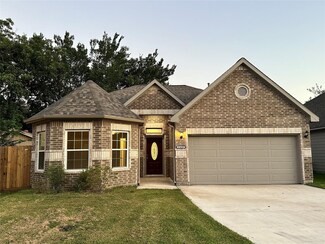 2602 Holly Ave, Pasadena, TX 77502