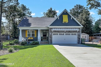 236 Shellbank Dr, Sneads Ferry, NC 28460
