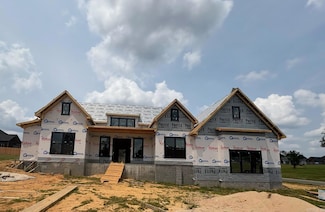 2006 Secretariat Way, Searcy, AR 72143