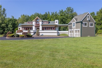 4872 Bedford Dr, Canandaigua, NY 14424