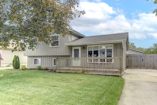 1719 Selo Dr, Schererville, IN 46375