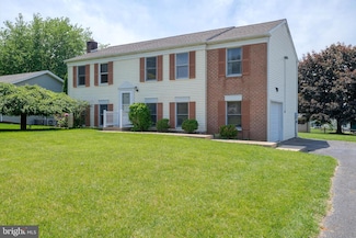 2497 Ellendale Dr, Lancaster, PA 17602