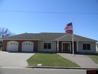 305 Brackenridge St SW, Sleepy Eye, MN 56085