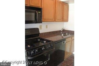 1800 Drexel St Unit B16, Hyattsville, MD 20783