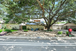 36 Legend Rd, Benbrook, TX 76132