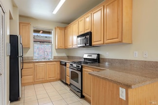 965 Doubles Dr Unit 216, Santa Rosa, CA 95407