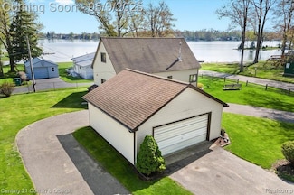 1645 Grinshaw St, Commerce Township, MI 48382