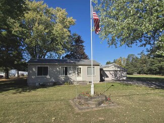 E2086 King Rd, Waupaca, WI 54981