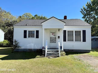 107 Leggetts Ln, Williamston, NC 27892