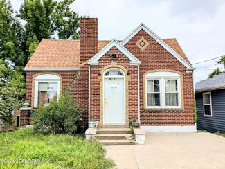 913 Jackson St, Jefferson City, MO 65101