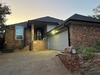 9131 Valley Chapel Ln, Dallas, TX 75220