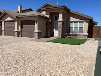 881 Dakota River Ave, El Paso, TX 79932