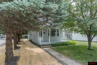 422 422 Sherman St, North Mankato, MN 56003