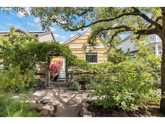 6809 SE Ramona St, Portland, OR 97206