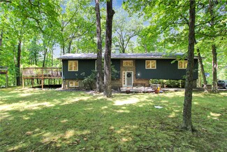2424 Stoner Dr W, Charleston, IL 61920