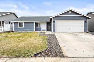 513 Mount Adams St, Moxee, WA 98936