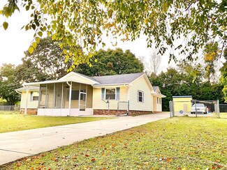 85 Gloria Dr, Wedgefield, SC 29168