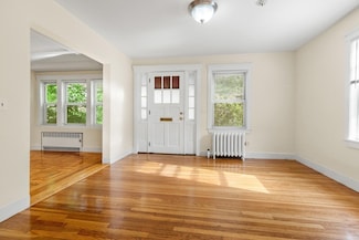 589-591 Washington St, Brookline, MA 02446