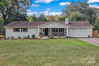 464 Hidden Lake Dr, York, SC 29745
